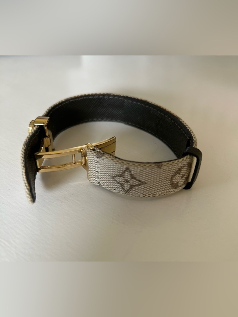 Louis Vuitton Beige Mini Lin Good Luck Bracelet - Picture 6 of 7